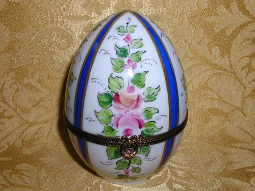 LARGE BLUE STRIPED EGG W/ FLOWERS
